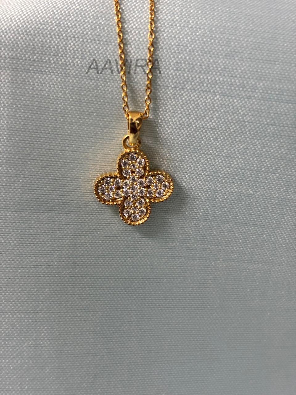 Diamond Clover Shape Pendant Necklace, Floral Diamond Silver Necklace, Cluster Diamond Necklace for Women, Unique Gift, Everyday Pendant