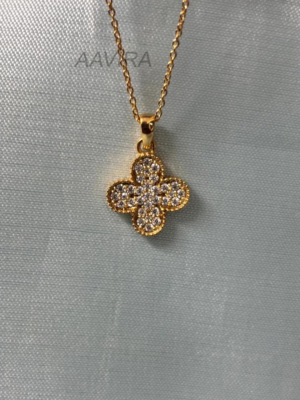 Diamond Clover Shape Pendant Necklace, Floral Diamond Silver Necklace, Cluster Diamond Necklace for Women, Unique Gift, Everyday Pendant