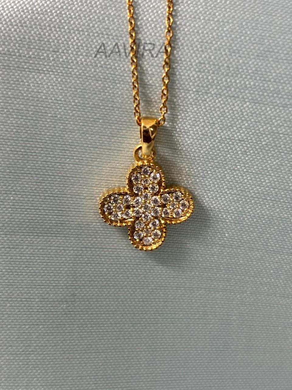 Diamond Clover Shape Pendant Necklace, Floral Diamond Silver Necklace, Cluster Diamond Necklace for Women, Unique Gift, Everyday Pendant