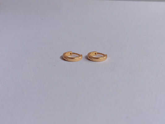 Dainty Huggie Hoops | Minimalist Hoop Earrings | Everyday Hoop Earrings | Simple Jewelry | Small Silver Hoops | Unisex Earrings | Gifts