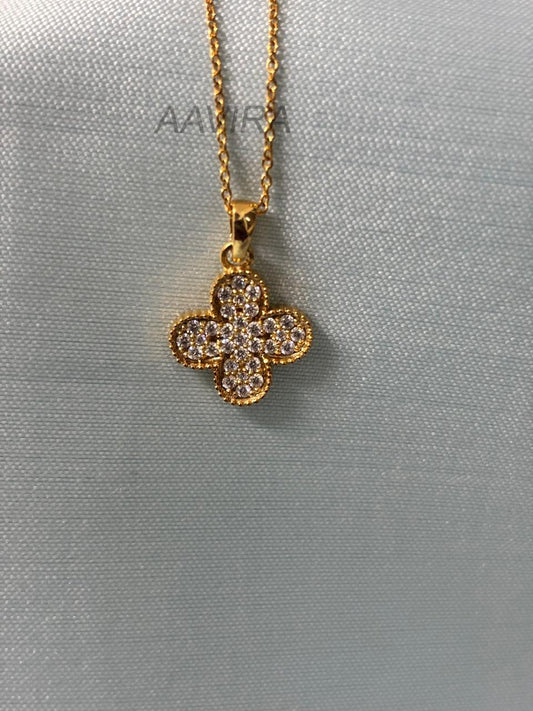 Diamond Clover Shape Pendant Necklace, Floral Diamond Silver Necklace, Cluster Diamond Necklace for Women, Unique Gift, Everyday Pendant