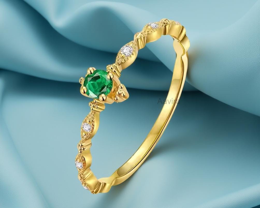 Round Cut Green Emerald Ring, Dainty Emerald Ring, Green Emerald with Diamond Engagement Ring, Rings for Women, Anniversary Gifts for Her