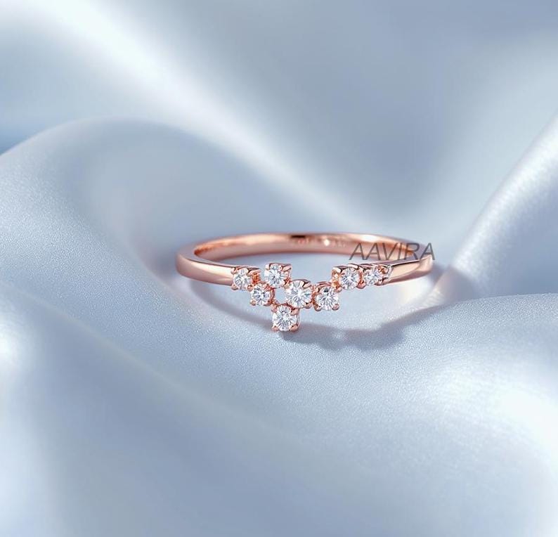 Dainty Round  Diamond Promise Ring, Unique Style Minimalist Ring, 14k Rose Gold Moissanire Ring, Engagement Ring, Anniversary Gift for Her